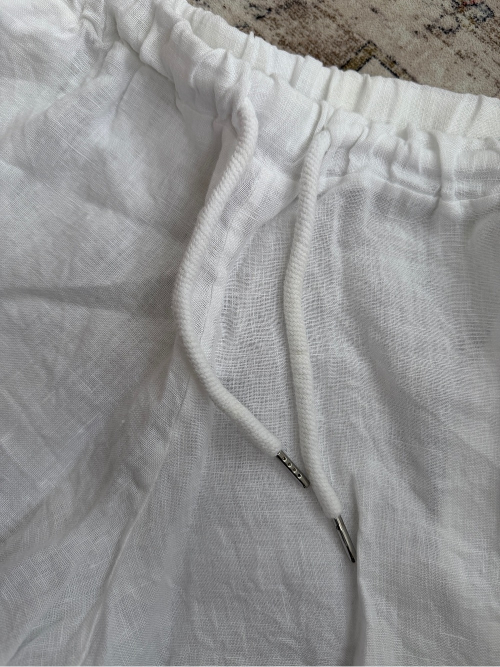 ASTRID White Linen Shorts - - Picture 7 of 7